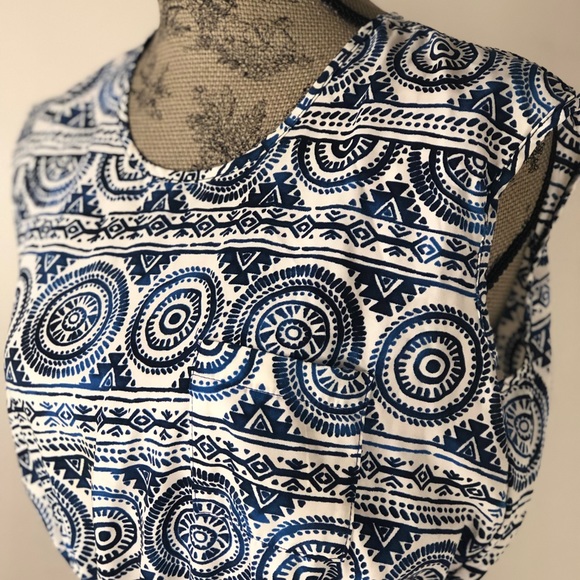 Blue and White Sleeveless Dress - Picture 3 of 8